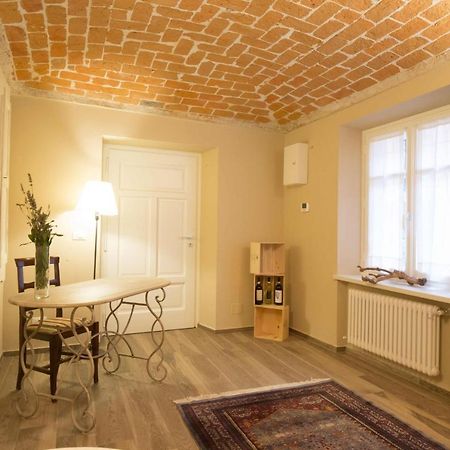Dimora Della Rocca Bed & Breakfast Costigliole d'Asti Luaran gambar