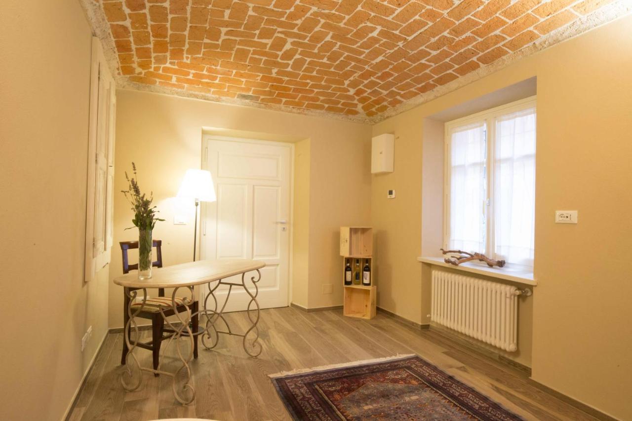 Dimora Della Rocca Bed & Breakfast Costigliole d'Asti Luaran gambar