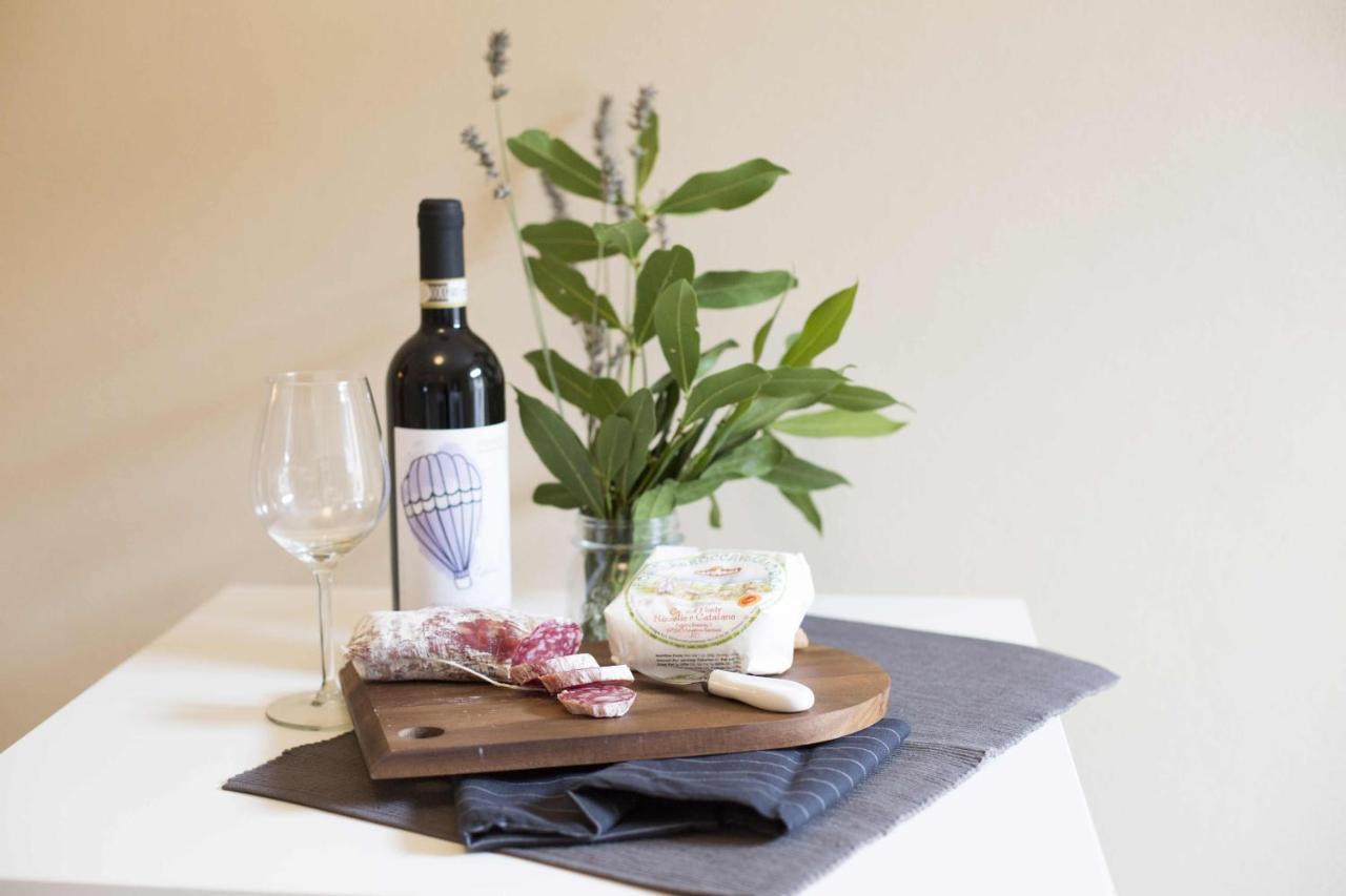 Dimora Della Rocca Bed & Breakfast Costigliole d'Asti Luaran gambar