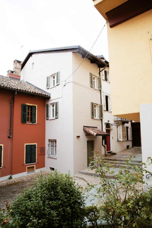 Dimora Della Rocca Bed & Breakfast Costigliole d'Asti Luaran gambar