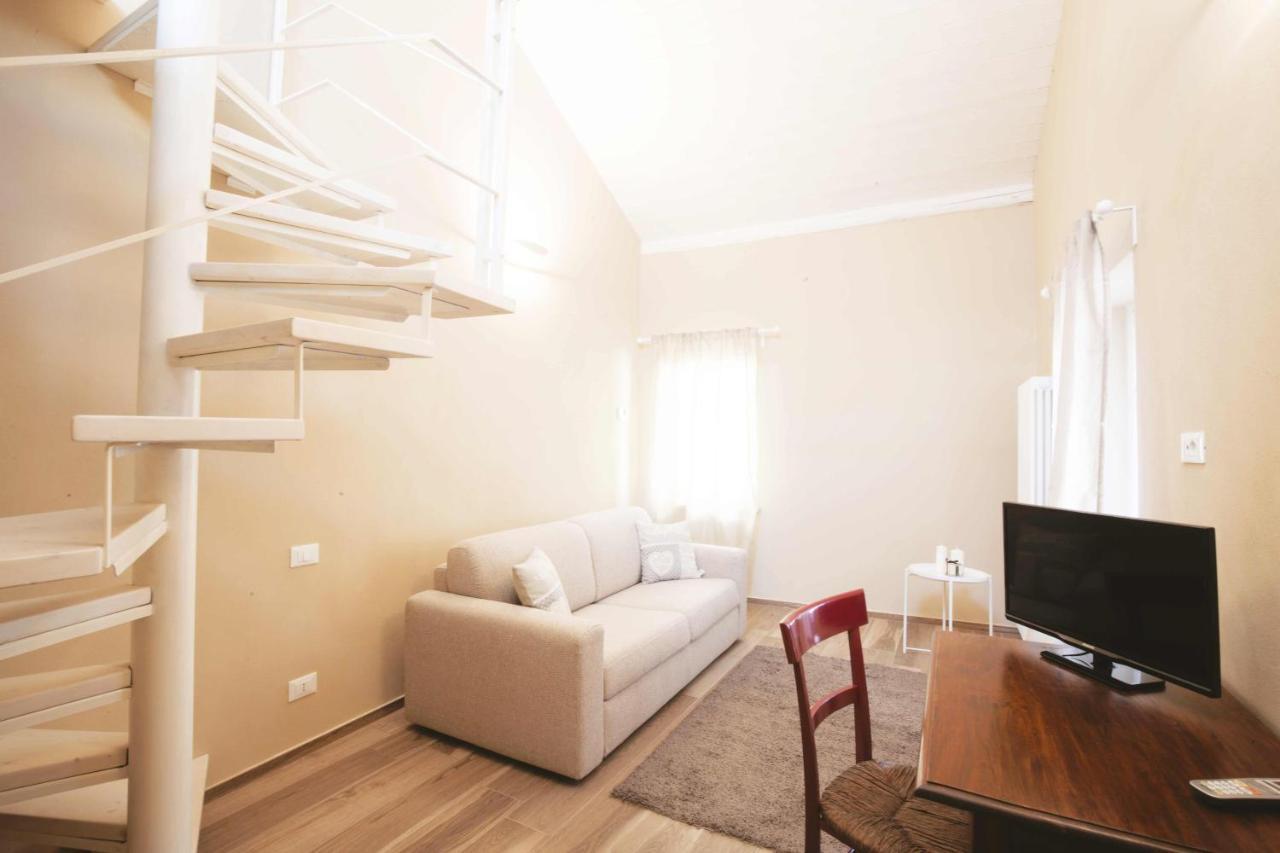 Dimora Della Rocca Bed & Breakfast Costigliole d'Asti Luaran gambar